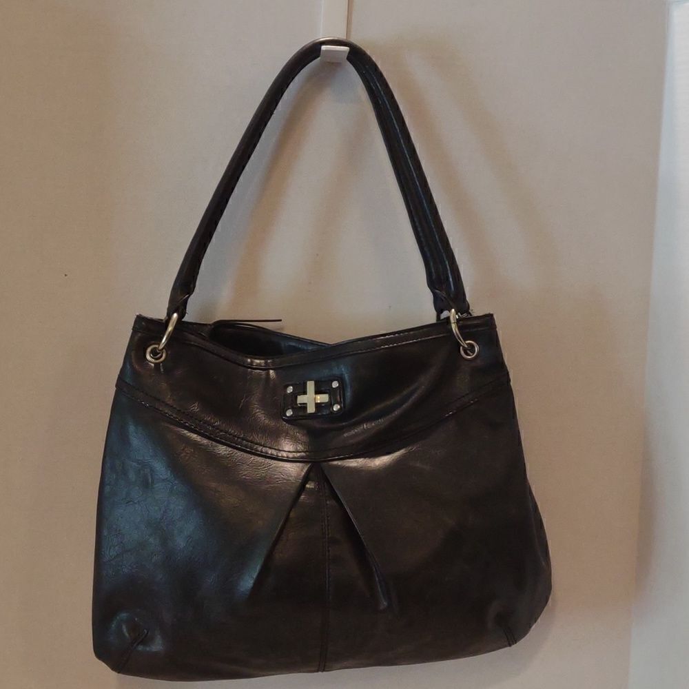 Vintage Relic Black Leather Purse